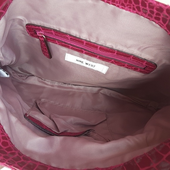 NWT Nine West Foldable Raspberry Snakeskin Clutch - Picture 3 of 3